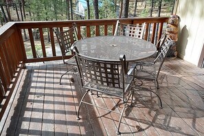 House, 3 Bedrooms | Balcony