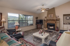 House, 3 Bedrooms | Living area