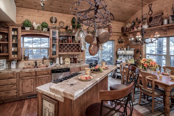 House, 4 Bedrooms | Private kitchen - Ruidoso Four-bedroom (Ruidoso)