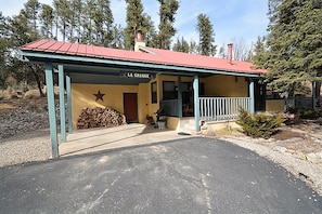 House, 2 Bedrooms | Front of property