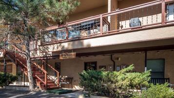Townhome, 3 Bedrooms | Front of property