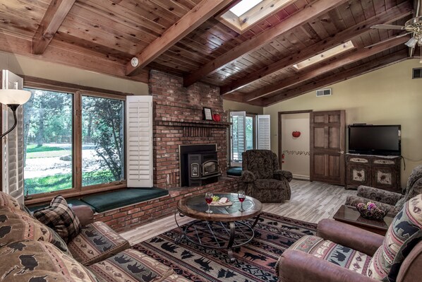 House, 5 Bedrooms | Living area - Ruidoso Five-bedroom (Ruidoso)