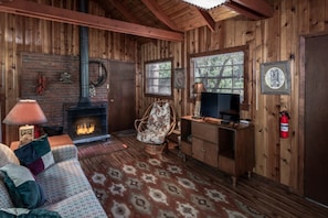 House, 2 Bedrooms | Living area