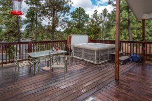 House, 3 Bedrooms | Outdoor dining