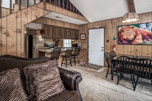 House, 3 Bedrooms | Living area