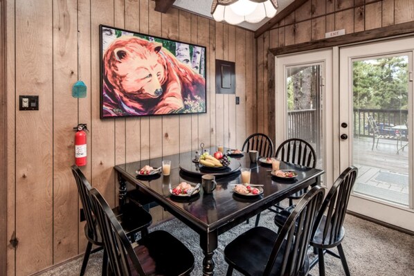 House, 3 Bedrooms | In-room dining