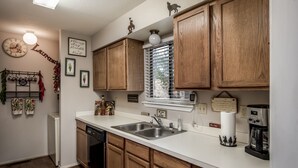House, 4 Bedrooms | Private kitchen - Ruidoso Four-bedroom (Ruidoso)