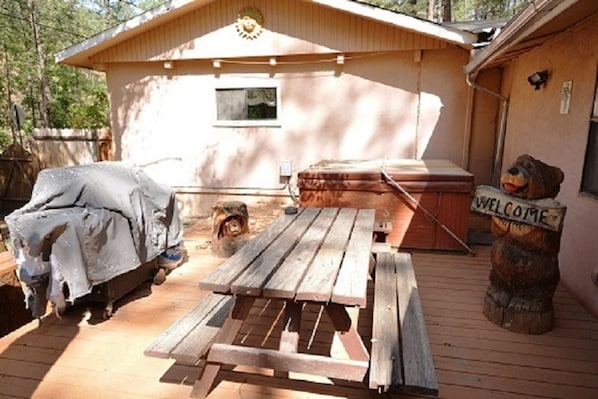 House, 3 Bedrooms | Property grounds