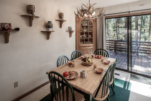 House, 3 Bedrooms | In-room dining