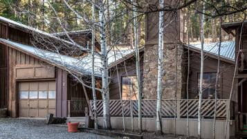 Townhome, 2 Bedrooms | Front of property