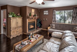 House, 2 Bedrooms | Living area
