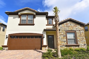 Rumah, Beberapa Tempat Tidur | Bagian depan properti