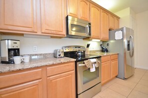 Condo, 3 Bedrooms | Private kitchen