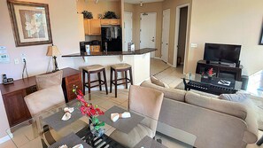 Condo, 2 quartos | Opções para refeição no quarto