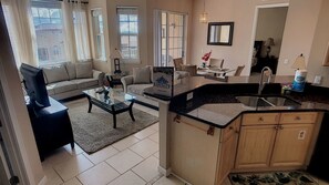 Condo, 2 quartos | Cozinha privada
