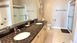 Apartment, 2 Schlafzimmer | Badezimmer