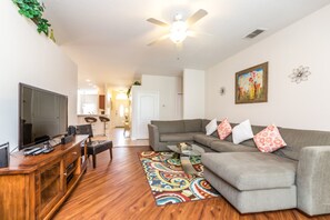 Villa, 4 Bedrooms | Living area