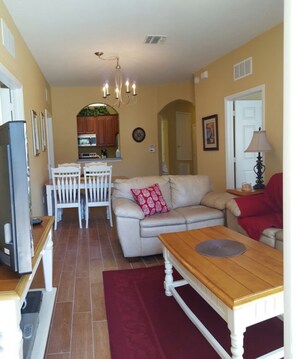Townhome, 3 Bedrooms | Living area