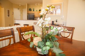 Condo, 3 Bedrooms | In-room dining - Terrace Ridge Three-bedroom (Davenport)