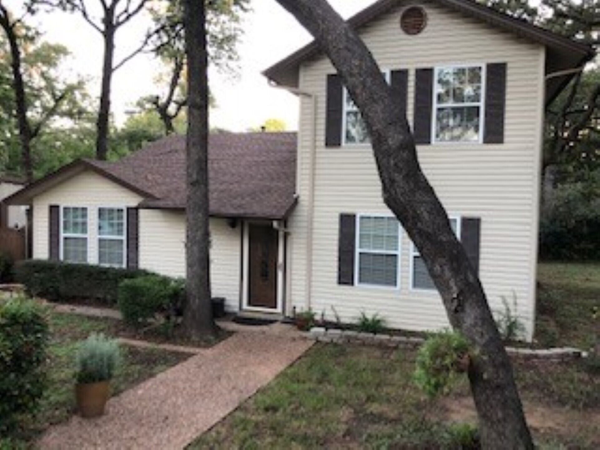 Minimum28 day rental 2000 sq. ft. Home 20 min from downtown Ft. Worth and Dallas