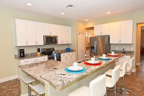 Talo, 6 makuuhuonetta | Yksityinen keittiö