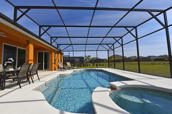 House, 5 Bedrooms | Outdoor pool