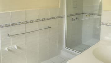 Apartment, 2 Bedrooms, 2 Bathrooms, Ocean View | Bathroom