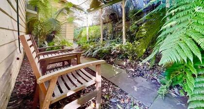 Raspberry Terrace | Art Deco Cottage, 3 Bedroom, 1.5 Bathroom, A/C, BBQ, Kiwi Pergola, Near Leura Mall