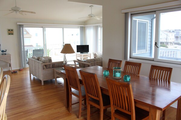 Smart TV, DVD player, table tennis