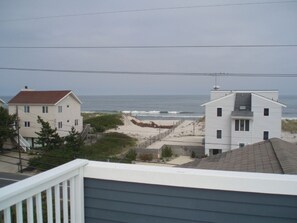 Property grounds - One House to beach- beach chairs & badges too! (Beach Haven)
