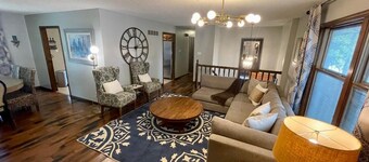  Shady Lane ~ Quiet NBHD ~Near Lake ~ King Beds 