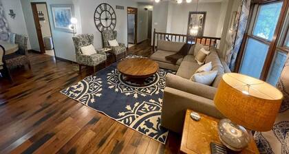 Shady Lane ~ Quiet NBHD ~Near Lake ~ King Beds