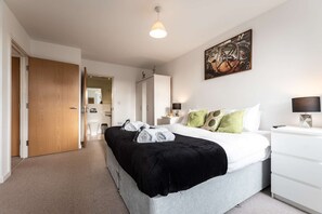 2 soverom, strykejern/-brett, reiseseng for barn og wi-fi (inkludert)