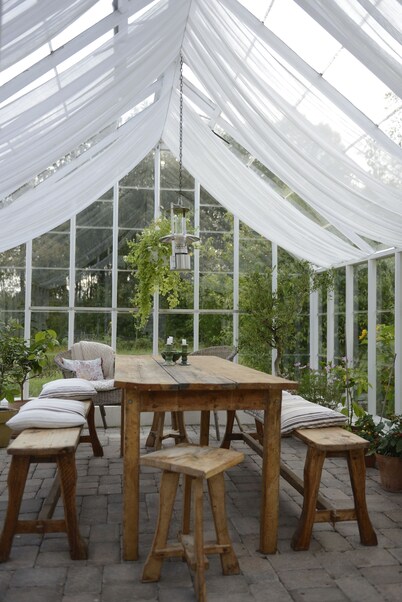 Romantic cottage with greenhouse near Isaberg!