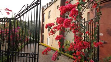 Enceinte de lâhĂ©bergement