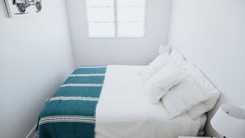 3 slaapkamers, een strijkplank/strijkijzer, reisbedje, gratis wifi