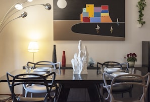 Dining - ELEGANT VERY CENTRAL NEAR THE SEAFRONT TWO METRO STOPS FROM THE OLD TOWN (Napoli)