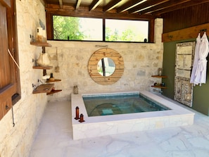 Jacuzzi Room