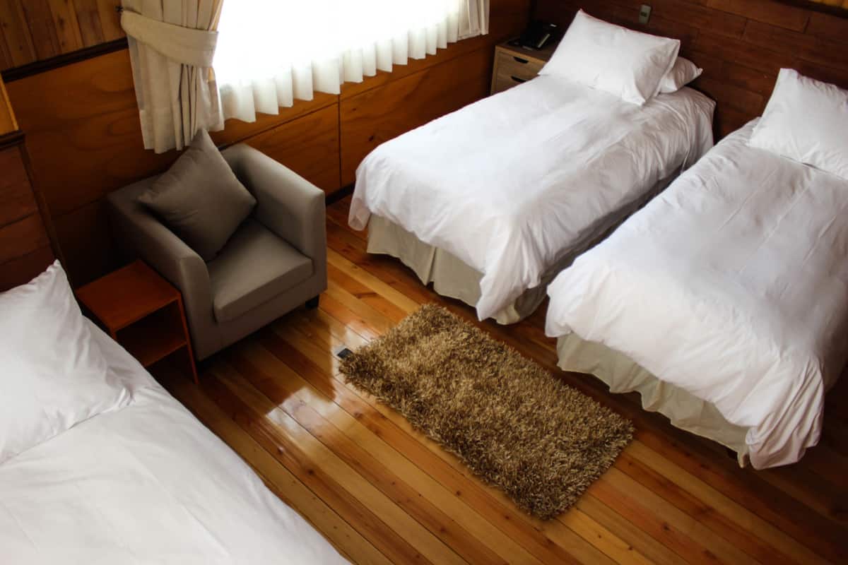 標準三人房 (1 Double Bed and 1 Single Bed ) | 書桌、免費無線上網、床單