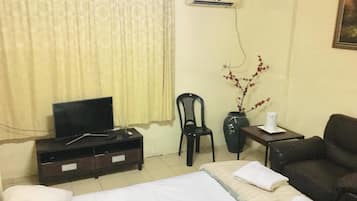 Firemannsrom – deluxe, fjellutsikt | Sengetøy i egyptisk bomull, sengetøy av topp kvalitet og safe på rommet