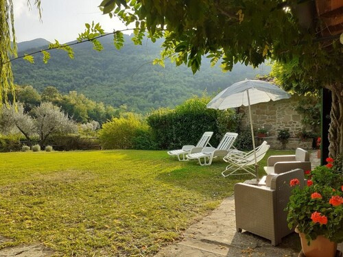 Il Fienile del Poggiolo :a family cottage close to Florence: valley views