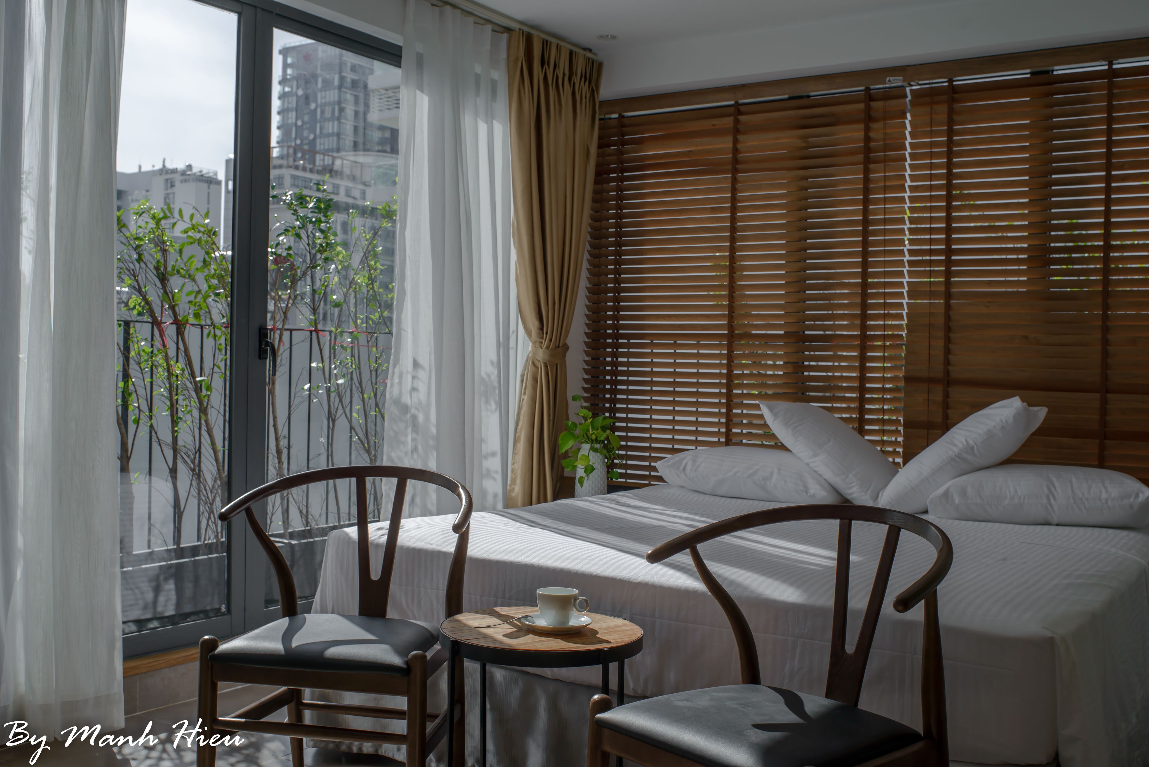 suite queen with city view | minibar, in-room safe, desk, blackout curtains