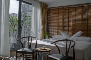 Suite, Stadtblick | Minibar, Zimmersafe, Schreibtisch, Verdunkelungsvorhänge