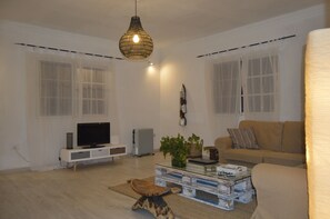 TV connectée, livres, chaßne hi-fi