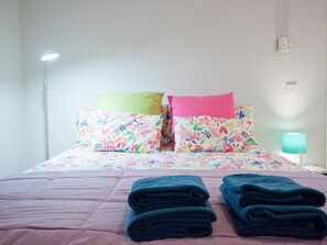1 chambre, fer et planche à repasser, accès à Internet (gratuit)