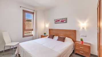 5 slaapkamers, een strijkplank/strijkijzer, wifi, beddengoed