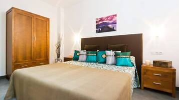 5 slaapkamers, een strijkplank/strijkijzer, wifi, beddengoed