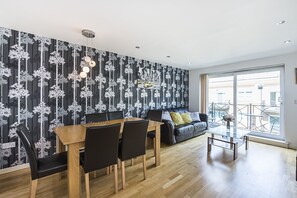 TV - EXCEL EXECUTIVE  2BEDROOMS 2 BATHROOM SLEEPS UP TO 8  (London)