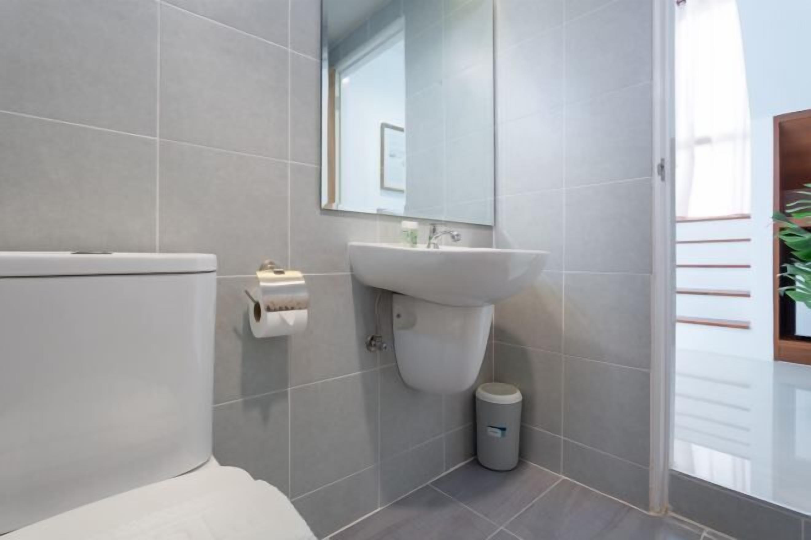 Ducha, cabezal de ducha tipo lluvia, artículos de tocador gratuitos