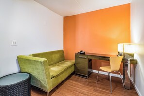 Reception - Motel 6 Tinton Falls, NJ – Neptune (Neptune City)